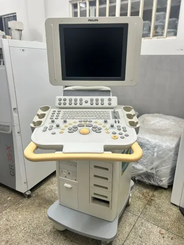 Ultrassom Philips com três sondas