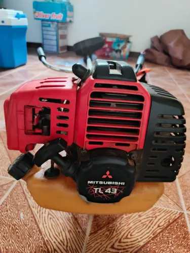 Roçadeira a gasolina
