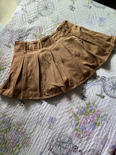 Saia plissada marrom nova - Zara