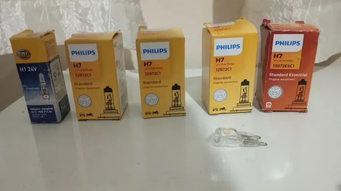 Kit Lâmpadas Automotivas Philips H7 e Hella H1 - Novas e Originais