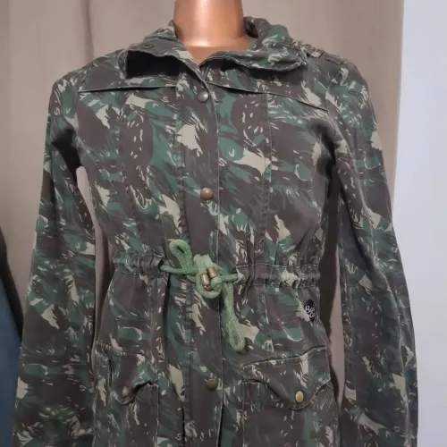 Jaqueta parka estampa camuflada tm PP BAD CAT