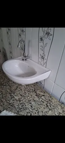Vendo lavatorio com torneira