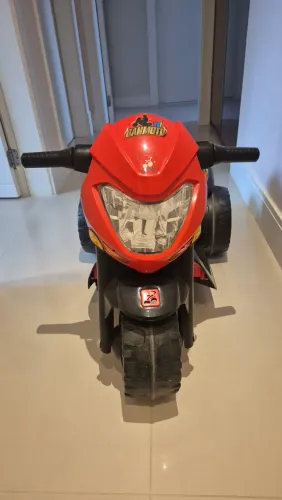 Moto elétrica infantil Bandeirante