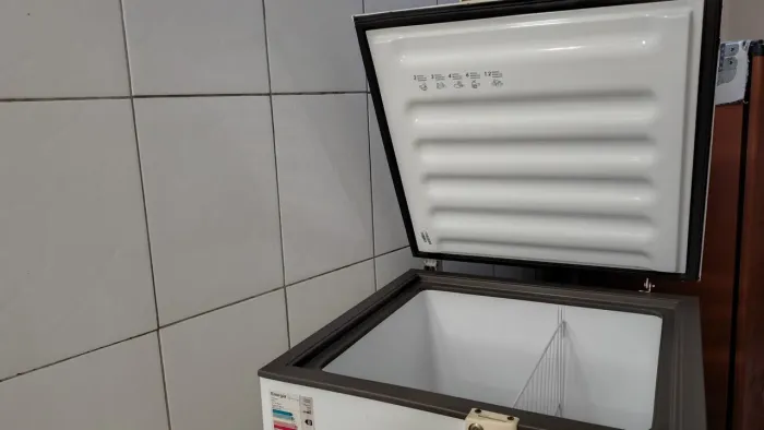 Freezer 220l Consul em ótimo estado . Não entregamos.