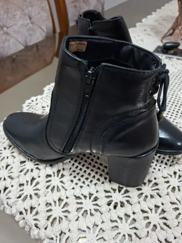 Linda bota feminina