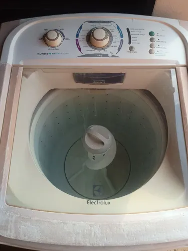 Máquina de lavar roupas Electrolux 13 kg 
