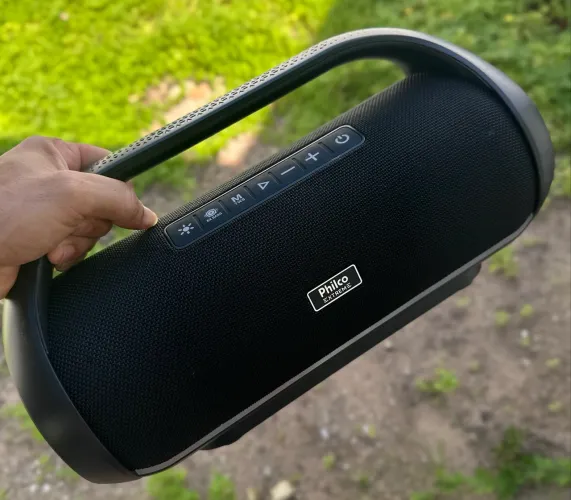 Som portátil Philco BOMBOX 220w.