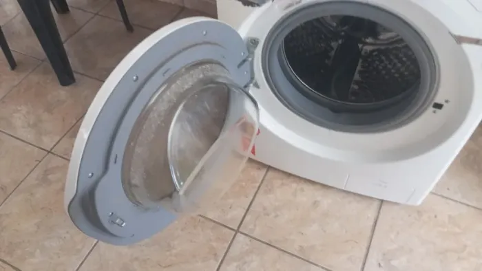 Máquina de lavar roupa Midea parada defeito e 64