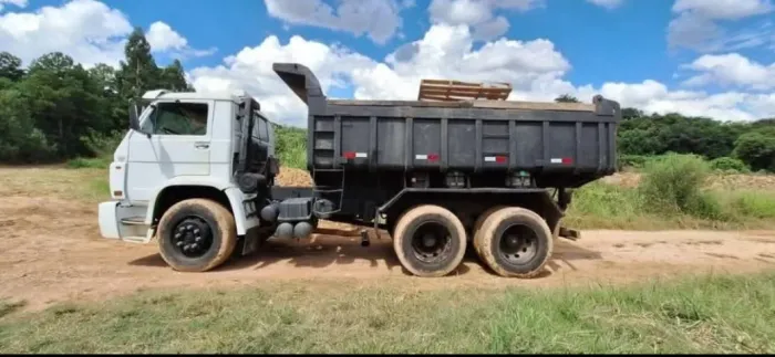 Vendo caminhão casamba 