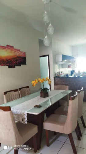 Mesa com 6 cadeiras