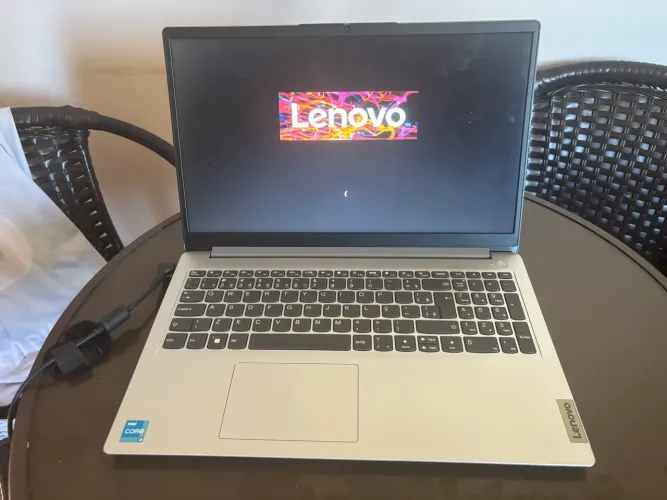 Notebook Lenovo Core I3