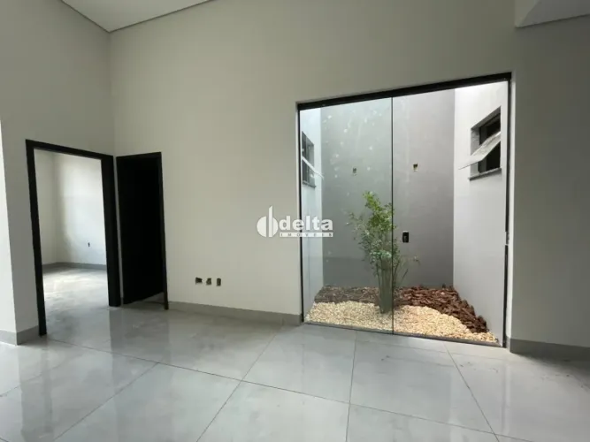 Casa residencial com 2 quartos sendo 1 suíte disponível para venda no bairro Jardim Patric