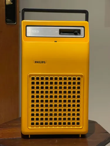 Raro Toca disco Philips 133 anos 70