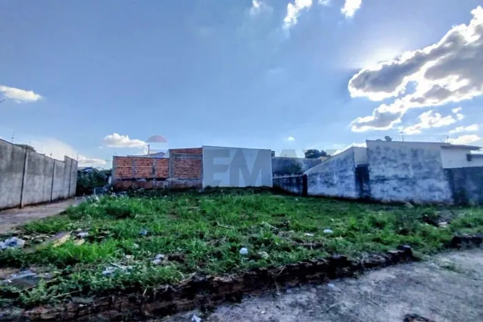 Terreno Imperdível em Araçatuba: 250m², Ótimo Preço