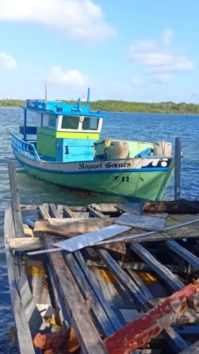 VENDO BARCO DE PESCA - 9 METROS - BAÍA FORMOSA/RN