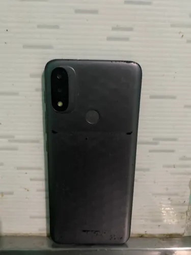 Vende-se Moto e 20 32gb para ir logo embora não acompanha carregador mas tá todo ótimo 