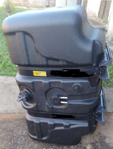 TANQUE CAMINHÃO VOLVO (NOVO E ORIGINAL)