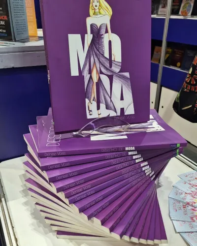 Livro de desenho de moda - roupas
