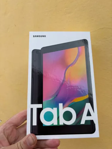 Tablet Samsung com chip 4 g ( aceita trocas )