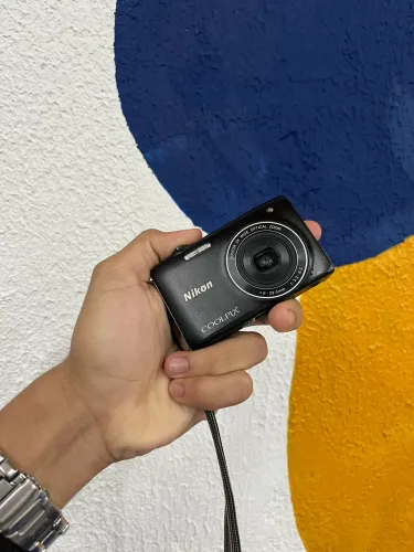 Nikon coolpix s3100 - preta