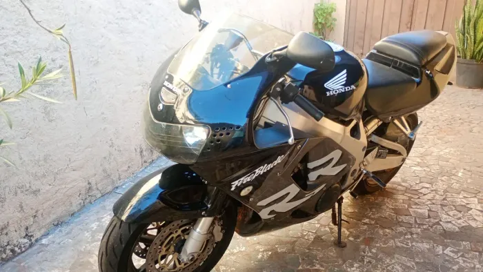 Honda CBR 900 RR Fireblade 1999
