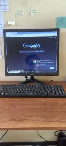 Desktop completo com Monitor, nobreak, teclado e mouse