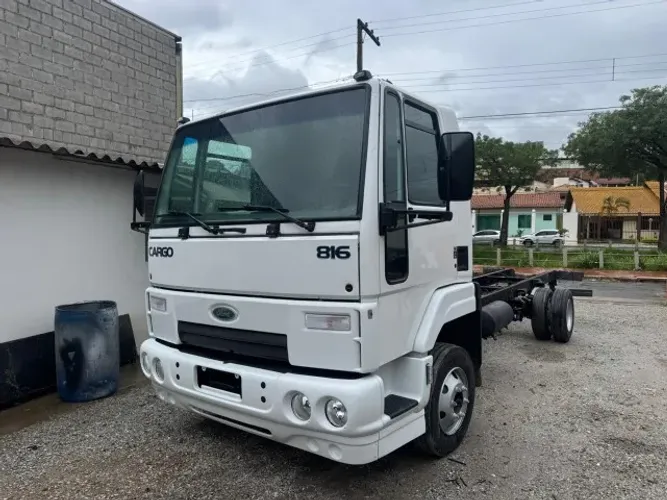 Ford Cargo 816 - 2013 | Motor Cummins - Chassi 
