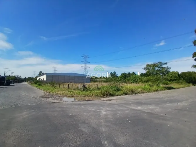 TERRENO INDUSTRIAL DE ESQUINA COM 5.400 m²