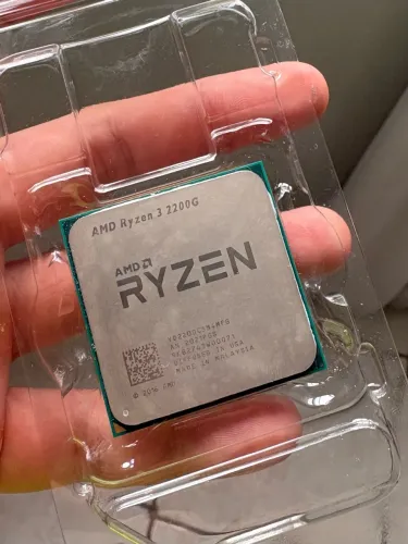 Vendo Ryzen 3 2200G