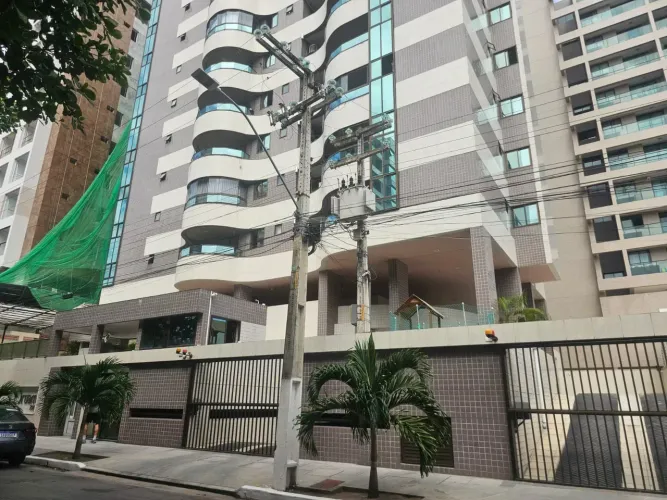 Apartamento com 4 Quartos Suítes + DCE À Venda na Sandoval Arroxelas - Ponta Verde