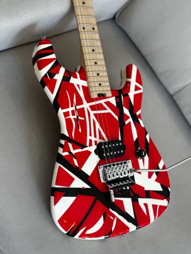 Guitarra EVH STRIPED SÉRIES 2024