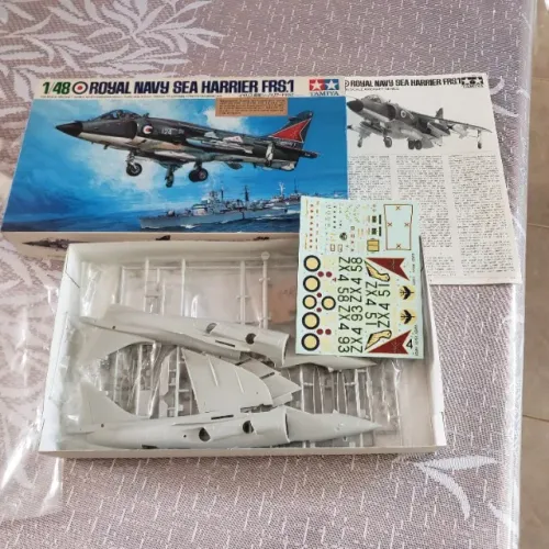 KIT plastimodelismo Tamiya Hawker Sea Harrier FRS.1 escala 1/48