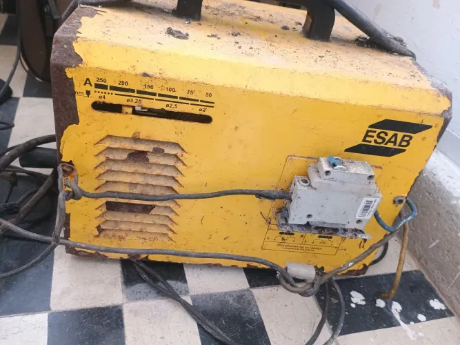 Vendo máquina de solda (usada)