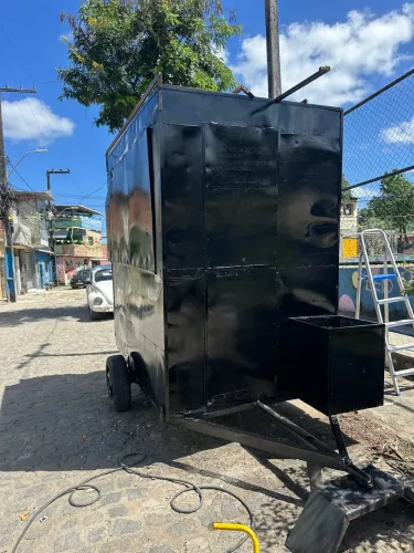 Treiler recém reformado muito Bom 