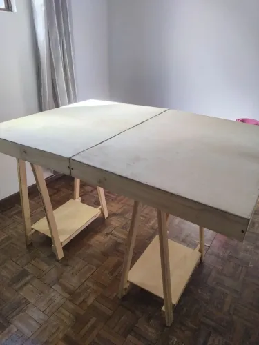 Mesa dobrável 1,20 x 0,83 x 0,80 ótima conservação