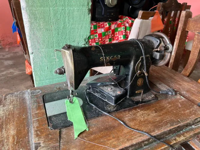 Máquina de costura Singer