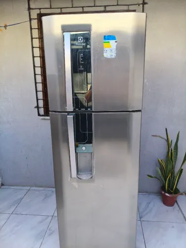 Geladeira Eletrolux Frost inox