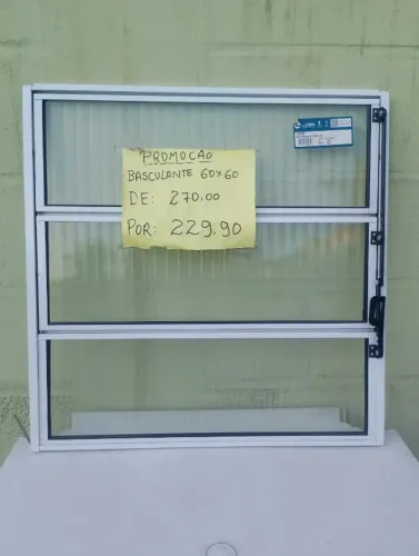 Basculante em Alumínio Branco Vidro Canelado Med. 0,60 x 0 ,60