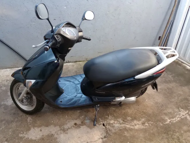 Honda Lead 110 automática 2011- só acelerar e frear