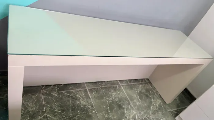 Mesa/Escrivaninha com vidro