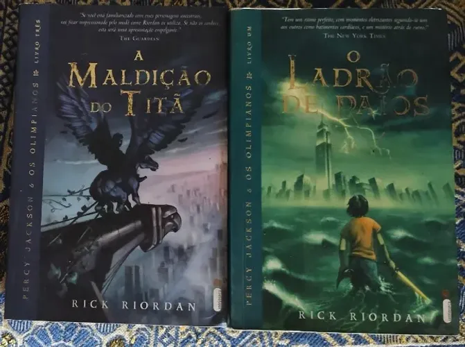 RICK RIORDAN 25,00 CADA. 2 LIVROS