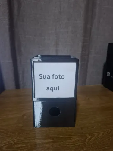 Porta caneta com porta post-it, gaveta para chips e porta foto