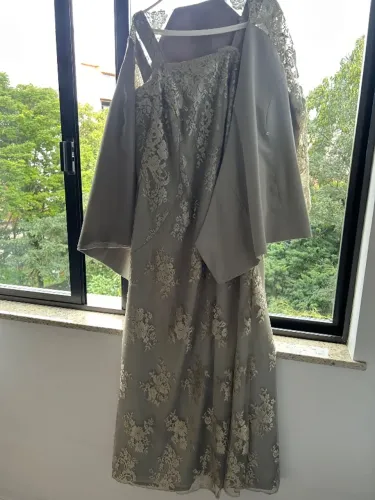 Vestido de Festa em Renda + Casaquinho | G/GG | Usado Apenas 1 Vez
