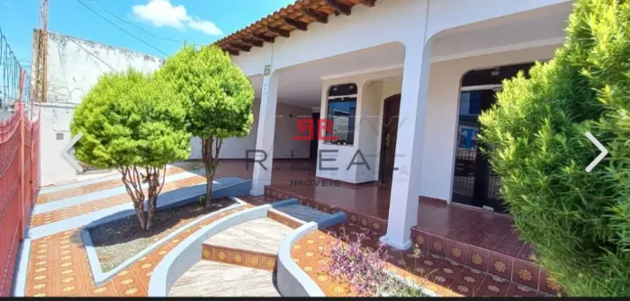 Casa para aluguel e venda com 255,7 m² e 5 quartos, sendo 2 suítes, em Jardim Terra Branca