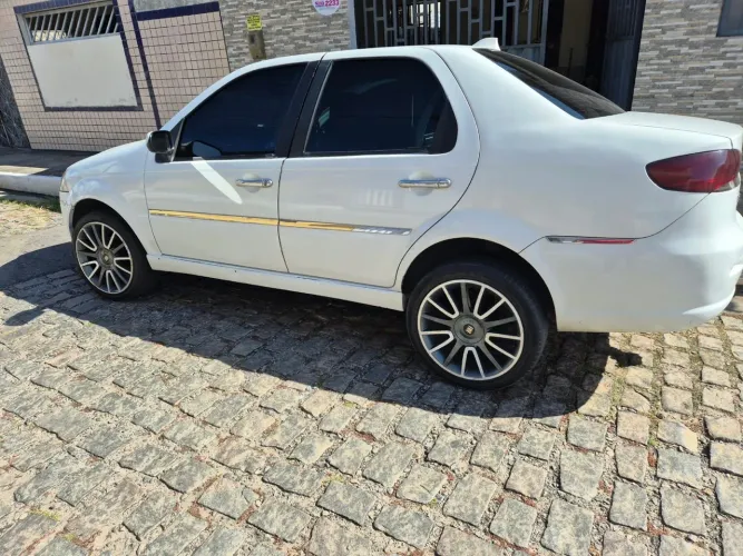 Fiat Siena Tetrafuel 1.4 MPI Fire Flex 8V 4P 2010