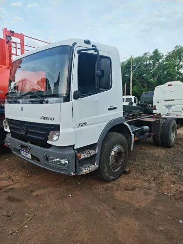 MB Mercedes 1725 4x2 ano 2009 reduzido