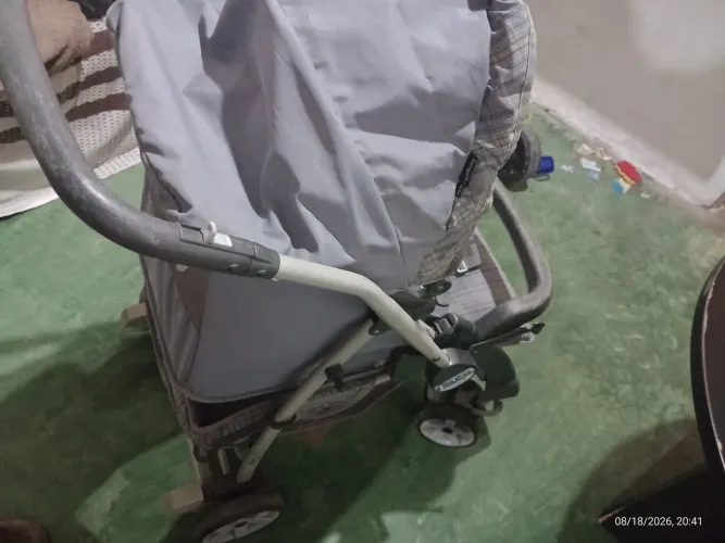 Carrinho de bebê Burigotto rio plus