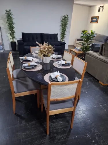 Mesa de Jantar com 06 cadeiras Madeira Maciça 