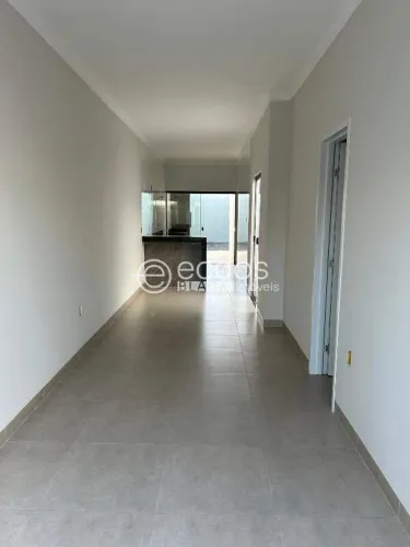 Casa à venda, 3 quartos, 1 suíte, 2 vagas, Novo Mundo - Uberlândia/MG