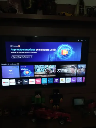 Smart tv  LED de 43 polegadas com resolução Full HD e inteligência artificial ThinQ AI.